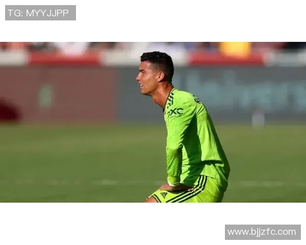 26号足球明星的场上位置分析与职业生涯发展探讨 26号足球明星的场上位置分析与职业生涯发展探讨