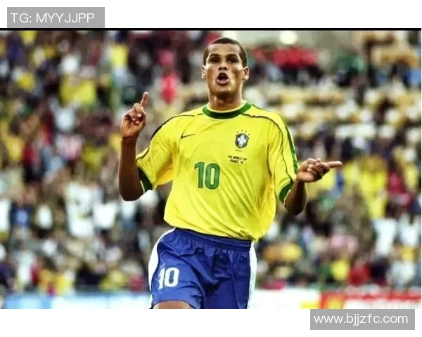 我心中的足球英雄与他闪耀的传奇人生 我心中的足球英雄与他闪耀的传奇人生